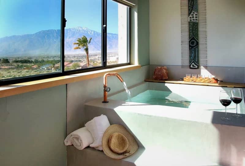 Azure Palm Hot Springs - Featured hot tub