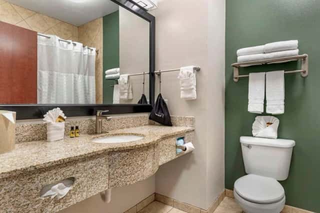 Best Western Plus Duncanville Dallas — guest room
