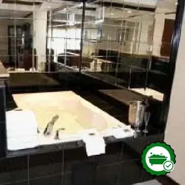 Rodeway Inn & Suites - Verified Jacuzzi In-Room