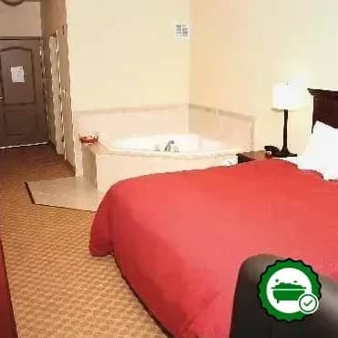 Country Inn & Suites by Radisson, Emporia, VA - Verified Jacuzzi In-Room