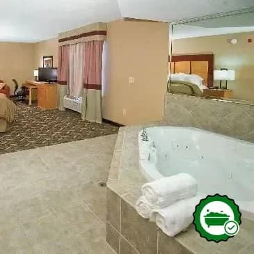 Hotels with jacuzzi in room in Flowood