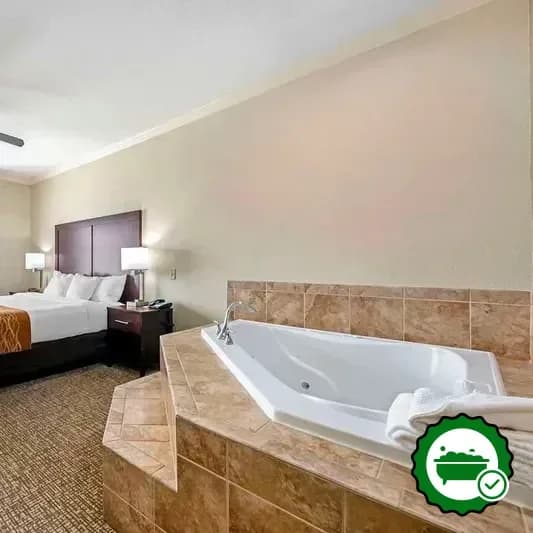 Comfort Inn & Suites Fort Worth - Fossil Creek