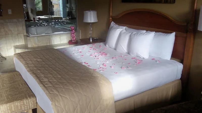 Gadsden Inn & Suites