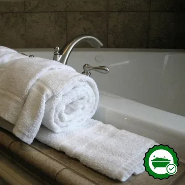 Deep soaking bathtub