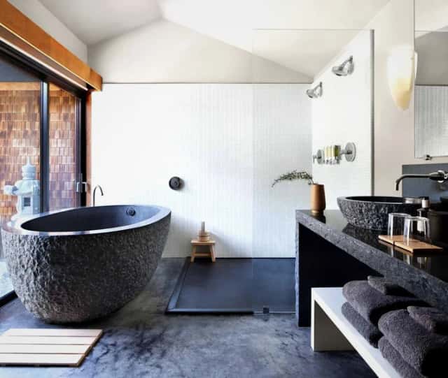 Deep soaking bathtub