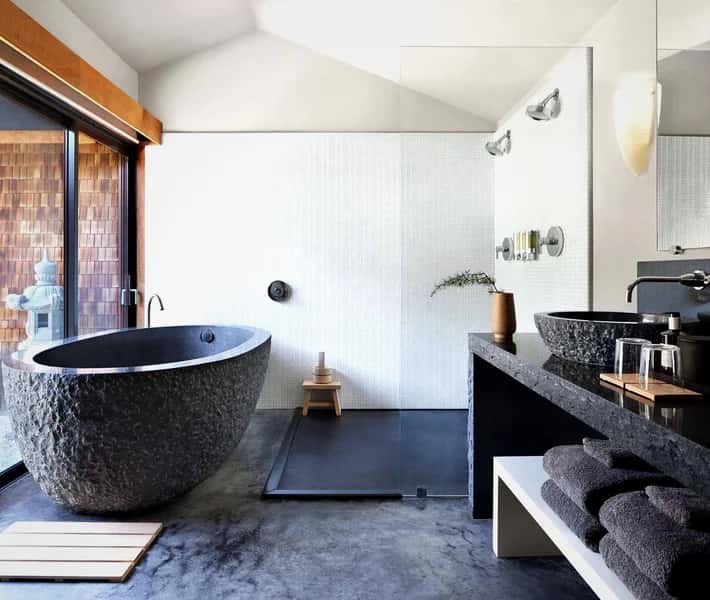 Deep soaking tub at Gaige House in Glen Ellen, CA