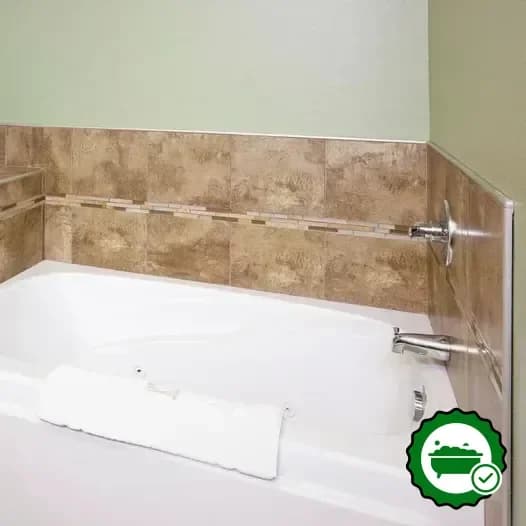 Deep soaking bathtub