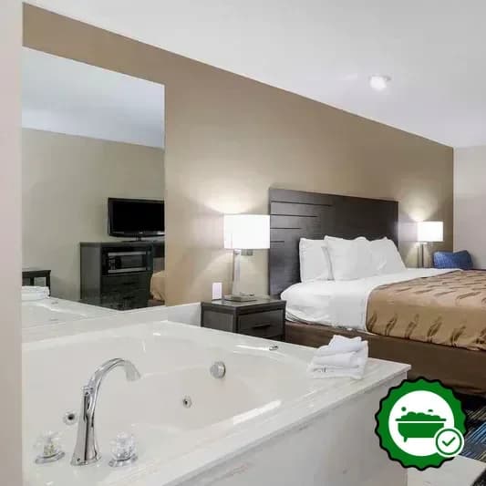 Jetted bathtub