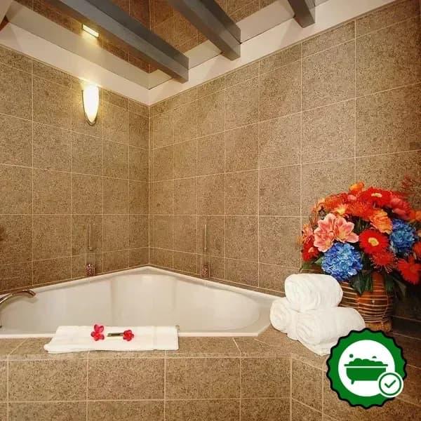 Deep soaking bathtub