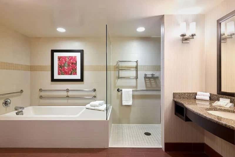 Deep soaking tub at Hilton Garden Inn Hershey in Hummelstown, PA