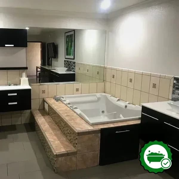 Jetted bathtub
