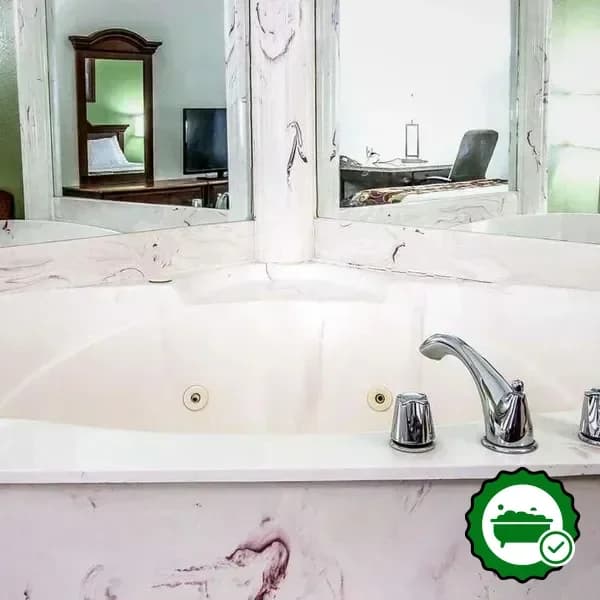 Deep soaking bathtub
