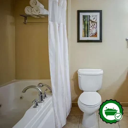 Deep soaking bathtub