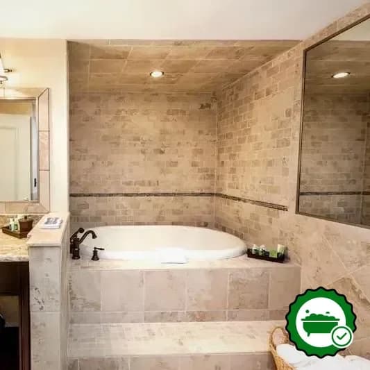 Deep soaking bathtub