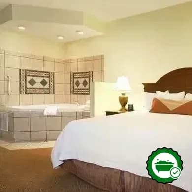 Hotels with jacuzzi in room in Knoxville