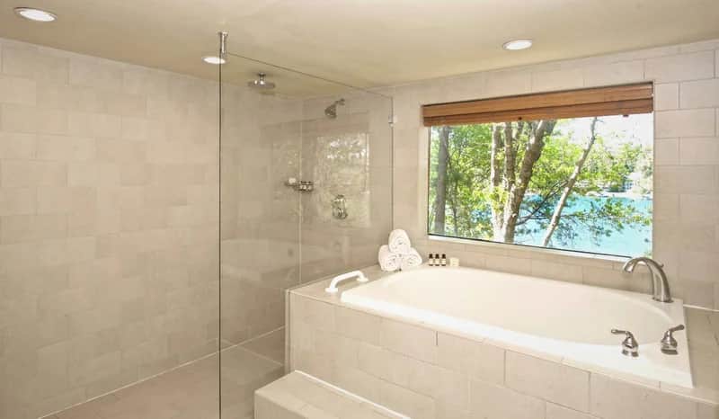 Lake Arrowhead Resort and Spa - Featured hot tub