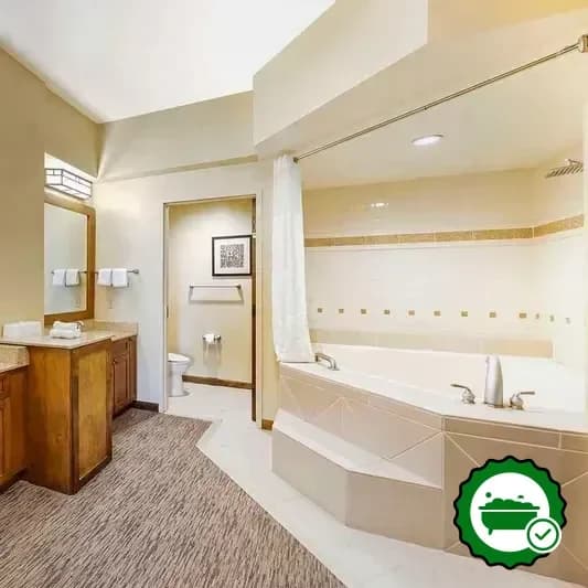 Deep soaking bathtub