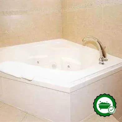 Jetted bathtub