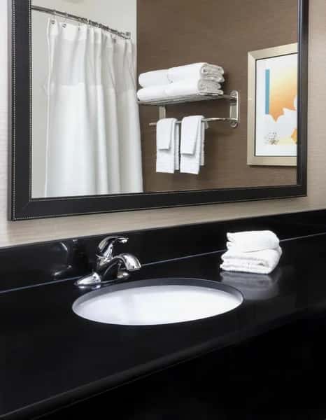 Fairfield Inn & Suites Lubbock — guest room