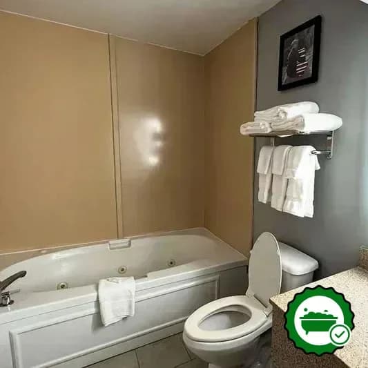 Jetted bathtub