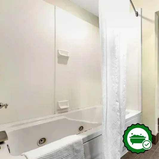 Jetted bathtub