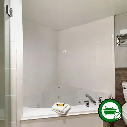 Jetted bathtub