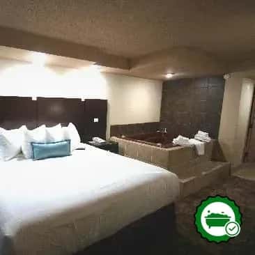Wyndham Garden Midland — guest room