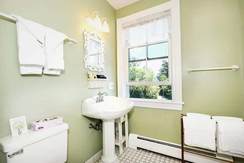 In-room hot tub at Payne's Harbor View Inn in New Shoreham, RI