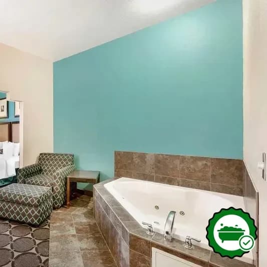 Jetted bathtub