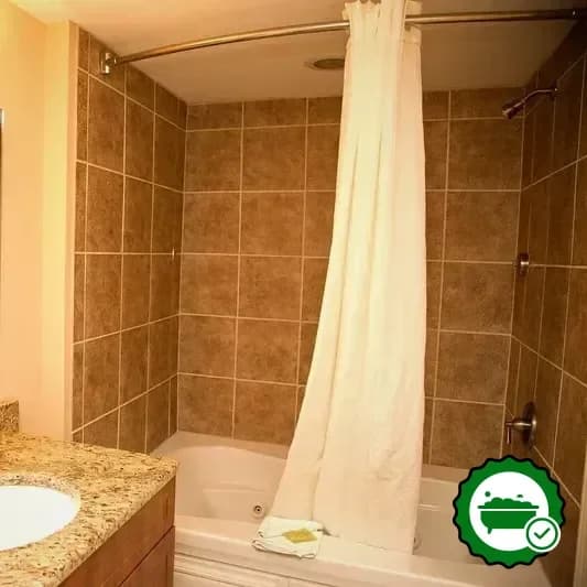 Deep soaking bathtub