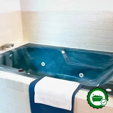 Jetted bathtub