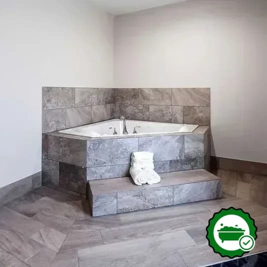 Deep soaking bathtub