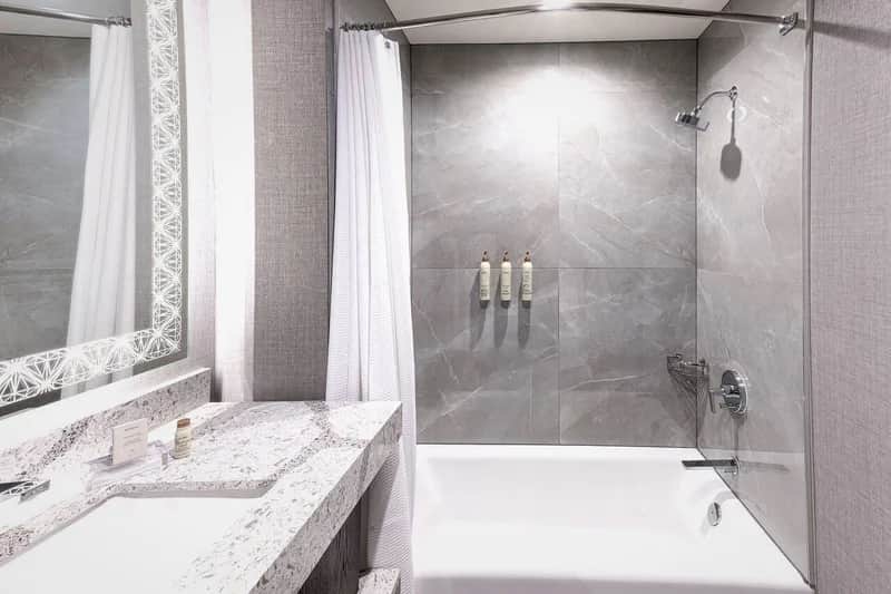 Renaissance Oklahoma City Downtown Bricktown Hotel - Featured hot tub
