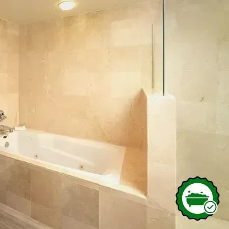 Deep soaking bathtub