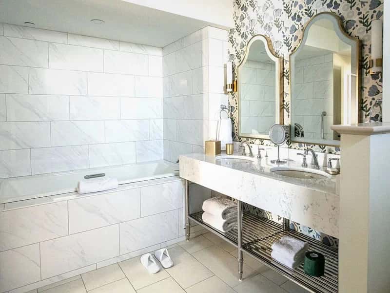 In-room jacuzzi tub at Hotel Petersburg, Tapestry Collection By Hilton in Petersburg, VA