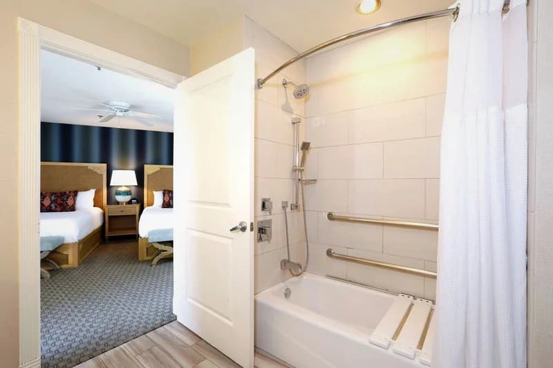 Hotels with jacuzzi in room in Pismo Beach