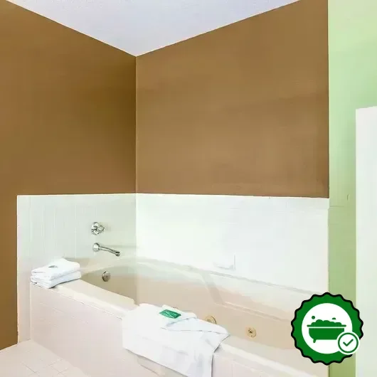 Deep soaking bathtub