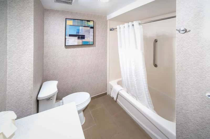 Best Western Plus Raleigh Crabtree Valley Hotel - Featured hot tub