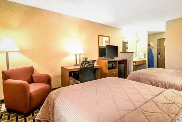 Quality Inn — guest room