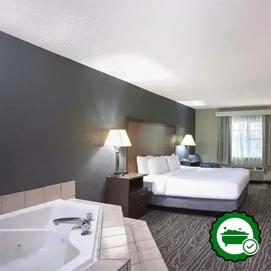 Jetted bathtub