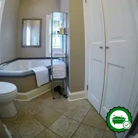 Jetted bathtub