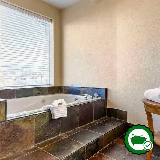 Deep soaking bathtub