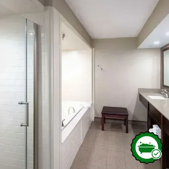 Deep soaking bathtub