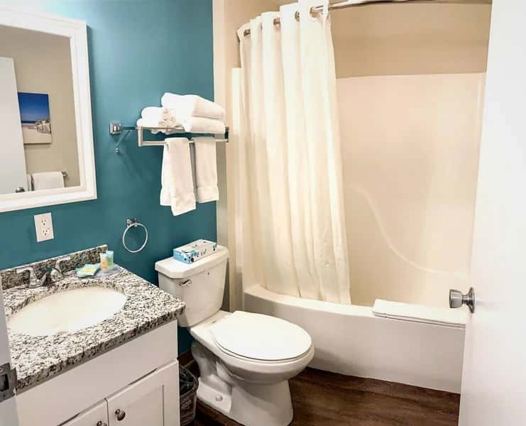 Deep soaking tub at Riverview Resort in South Yarmouth, MA