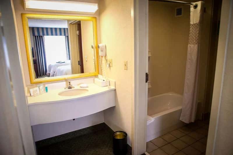 In-room hot tub at Hampton Inn & Suites Springfield-Southwest in Springfield, IL