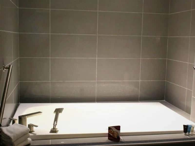 Shared indoor hot tub at The Armon Hotel & Conference in Stamford, CT