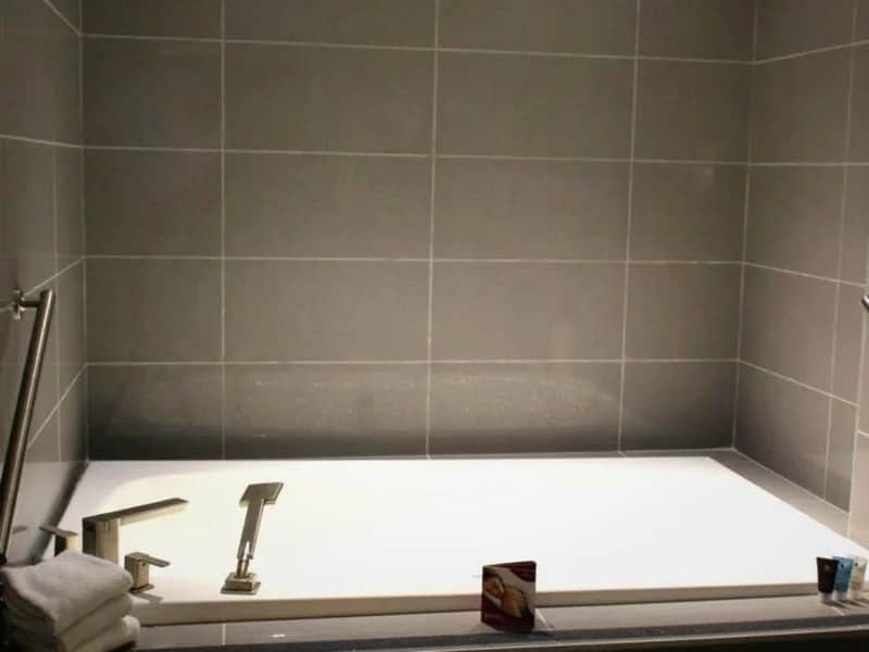 The Armon Hotel & Conference - Featured hot tub