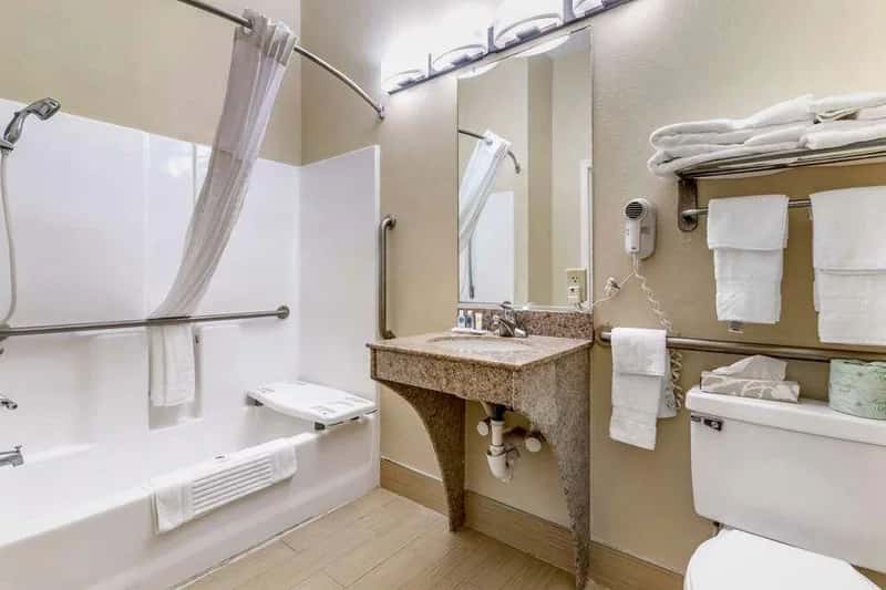 In-room jacuzzi tub at Comfort Inn & Suites Statesboro - University Area in Statesboro, GA