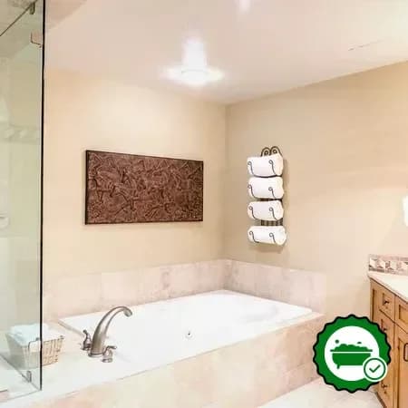 Deep soaking bathtub