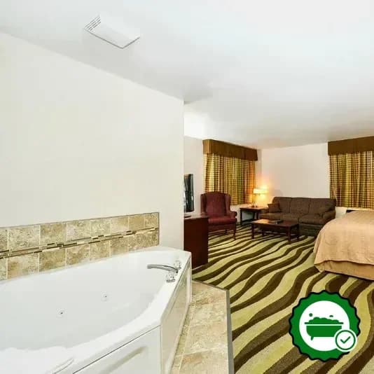 Deep soaking bathtub